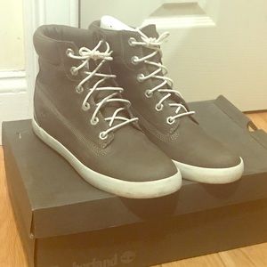 Timberlabd. used. Size 8. Almost new